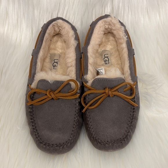 UGG Shoes - UGG Gray Dakota Suede Moccasin Slippers Mocs 5 EXCELLENT WORN ONCE!!